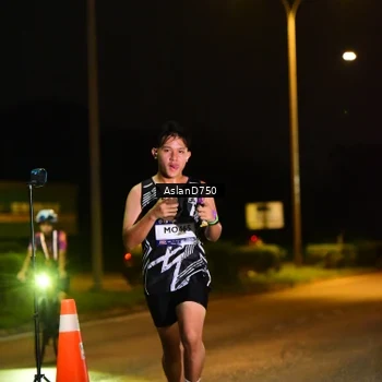 Runner Photo 7706667