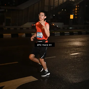 Runner Photo 7706675