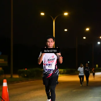 Runner Photo 7706684