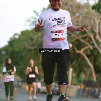 Runner Photo 7706691