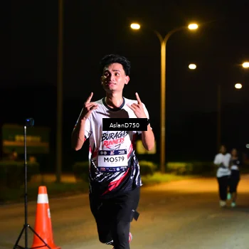 Runner Photo 7706703