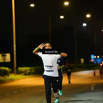 Runner Photo 7706711