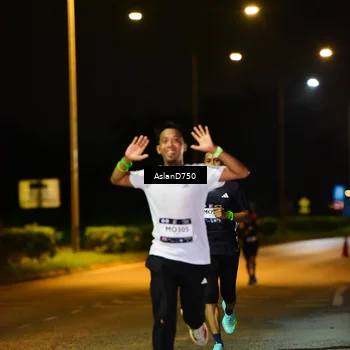 Runner Photo 7706730