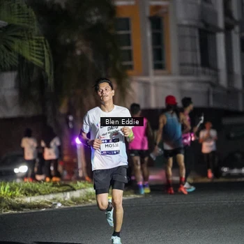 Runner Photo 7706744