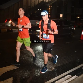 Runner Photo 7706774