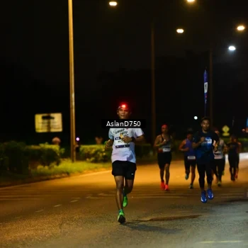 Runner Photo 7706791