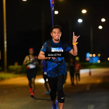 Runner Photo 7706797
