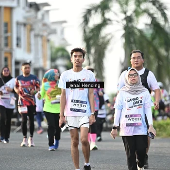 Runner Photo 7706801