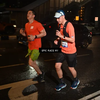 Runner Photo 7706804