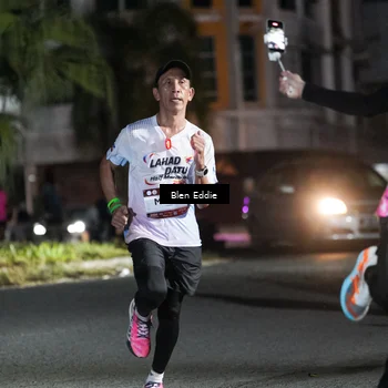 Runner Photo 7706810