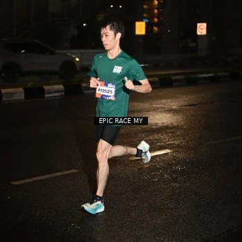Runner Photo 7706812