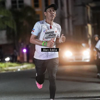 Runner Photo 7706813