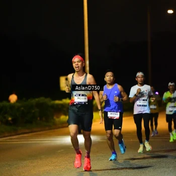 Runner Photo 7706815