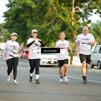 Runner Photo 7706818