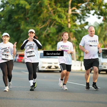 Runner Photo 7706838