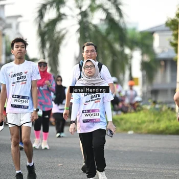 Runner Photo 7706840