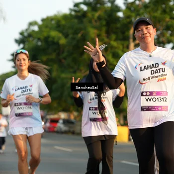 Runner Photo 7706844
