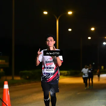 Runner Photo 7706860