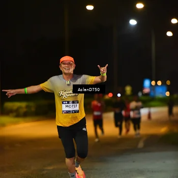 Runner Photo 7706865