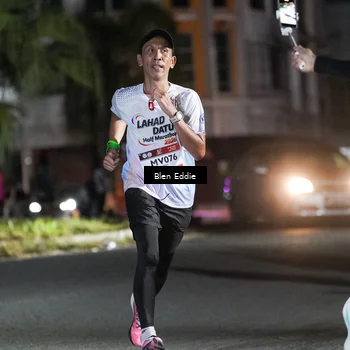 Runner Photo 7706871