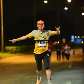 Runner Photo 7706874