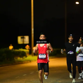 Runner Photo 7706879