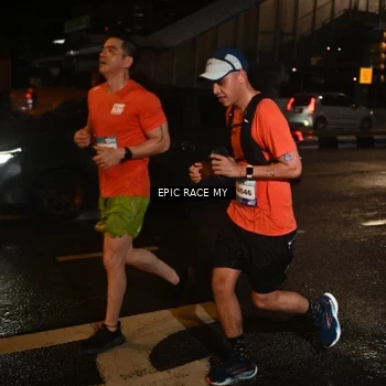 Runner Photo 7706885