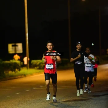 Runner Photo 7706906