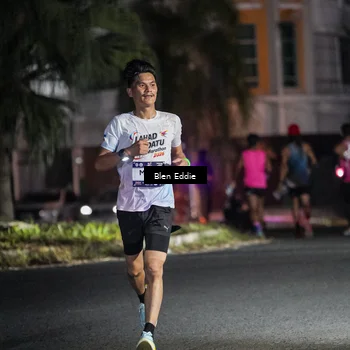 Runner Photo 7706912