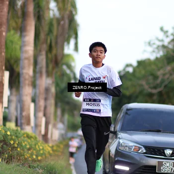 Runner Photo 7706913