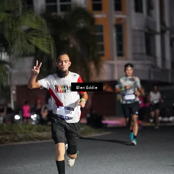Runner Photo 7706938