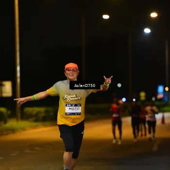 Runner Photo 7706940