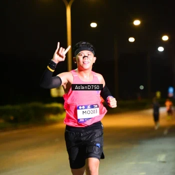 Runner Photo 7706943