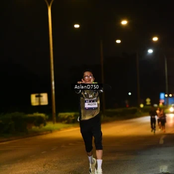 Runner Photo 7706973