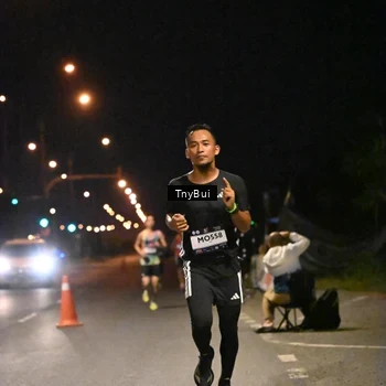Runner Photo 7706977