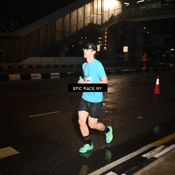 Runner Photo 7706990
