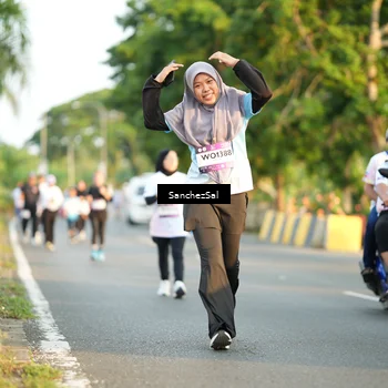 Runner Photo 7706995