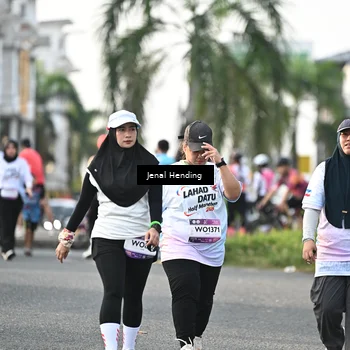 Runner Photo 7706998