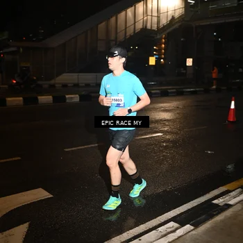 Runner Photo 7707011