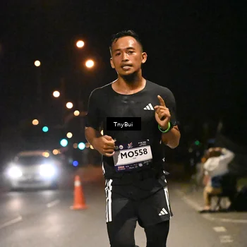 Runner Photo 7707023