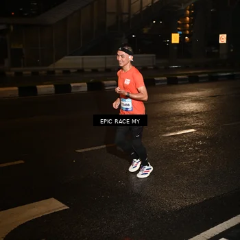 Runner Photo 7707031