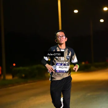 Runner Photo 7707033