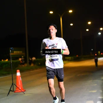 Runner Photo 7707036