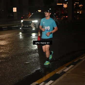 Runner Photo 7707039