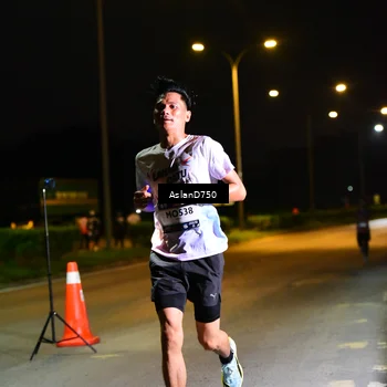 Runner Photo 7707056