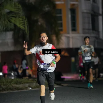 Runner Photo 7707058