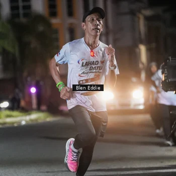 Runner Photo 7707059
