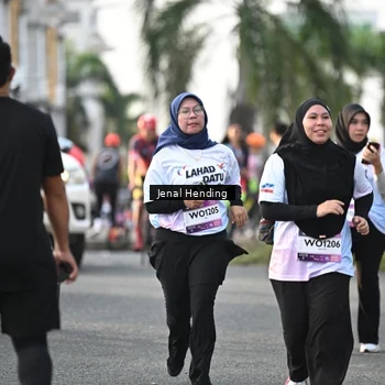 Runner Photo 7707063