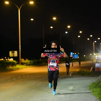 Runner Photo 7707067