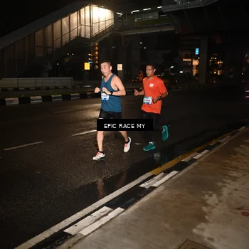 Runner Photo 7707068